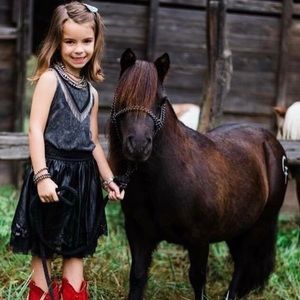 Meet your Posher, Addy